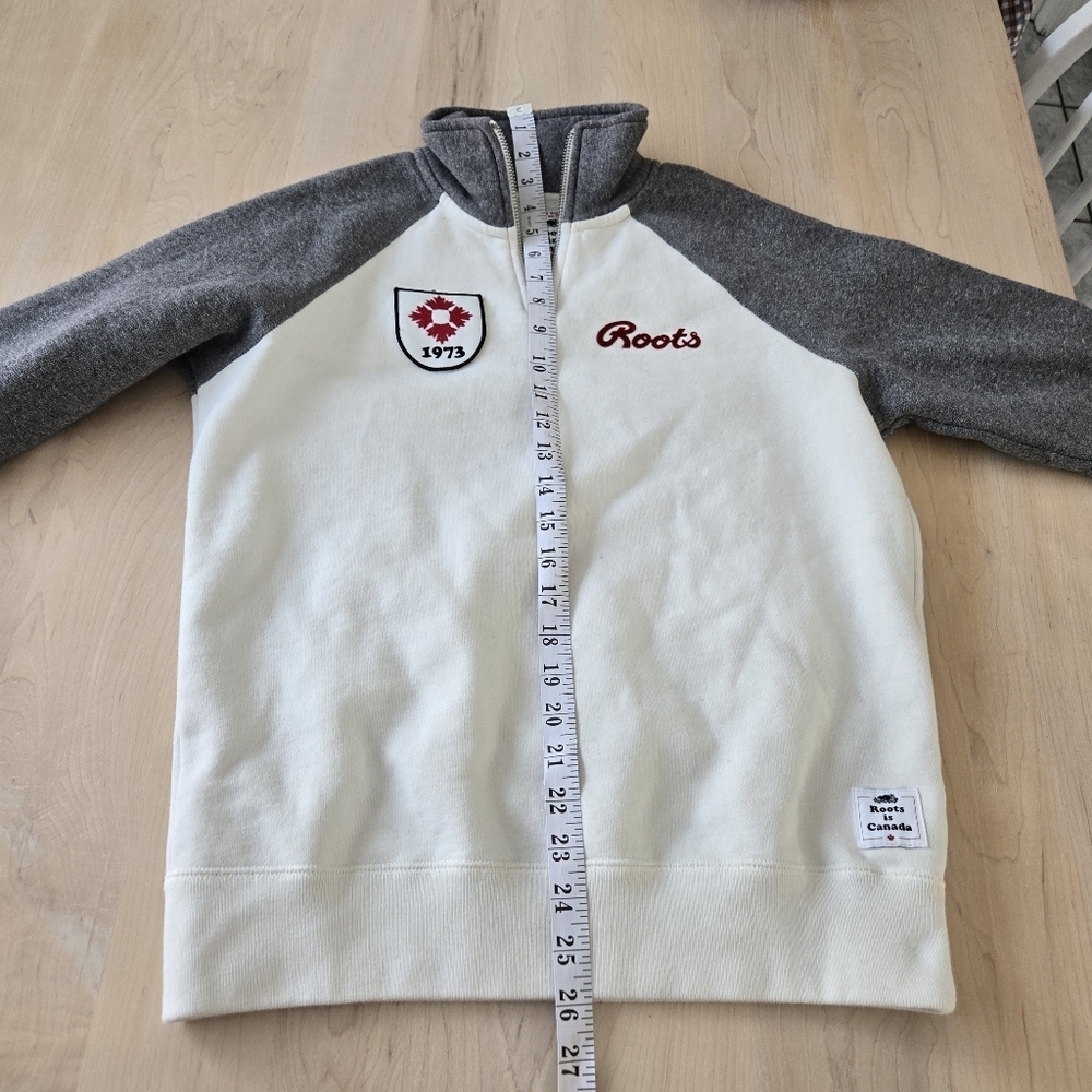 🇨🇦🦫ROOTS Two-Tone Quarter-Zip Sweater - Cream & Gray - Picture 8 of 8